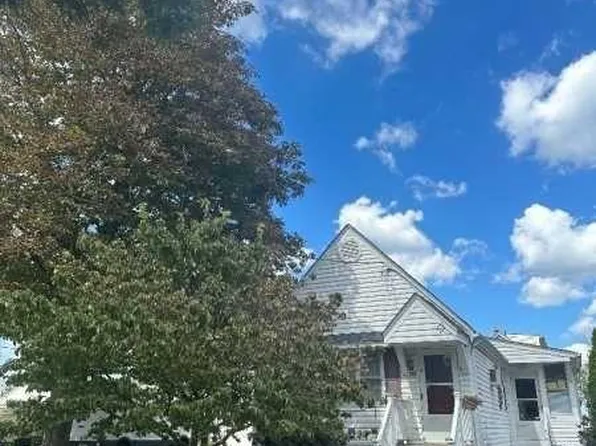 135 Dewey St, Garfield, NJ 07026