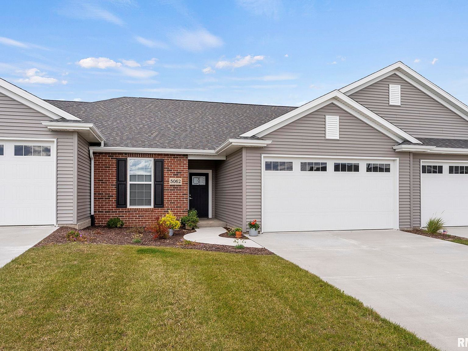 5062 Bridle Ln, Bettendorf, IA 52722 Zillow
