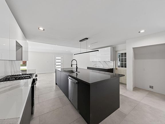 4th image of 7409 Touchstone St