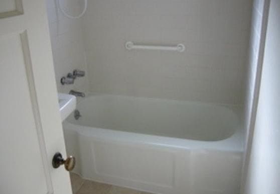 4th image of 3586 6th Ave