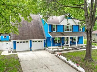 428 NW Manor Dr, Blue Springs, MO 64014