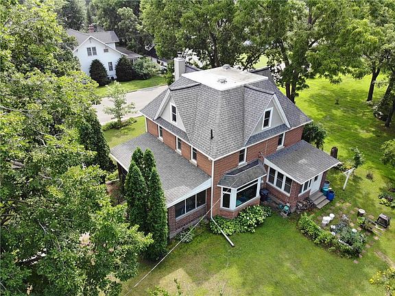 3rd image of 35725 5th Street