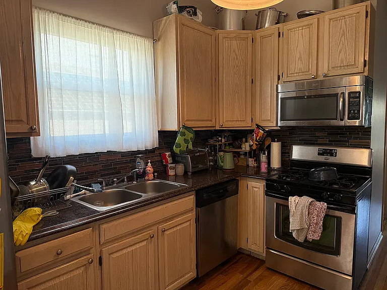 1444 W Walton St #3 — Photo 9
