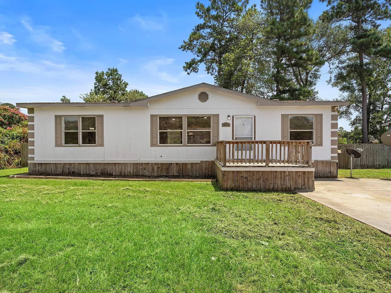 3 bed, 2.0 bath, 1344 sqft, $1,495 — Photo 3