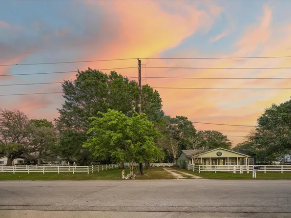 8407 Wilson St, Fulshear, TX 77441
