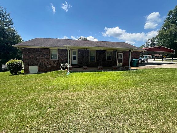 4th image of 301 Camellia Cir