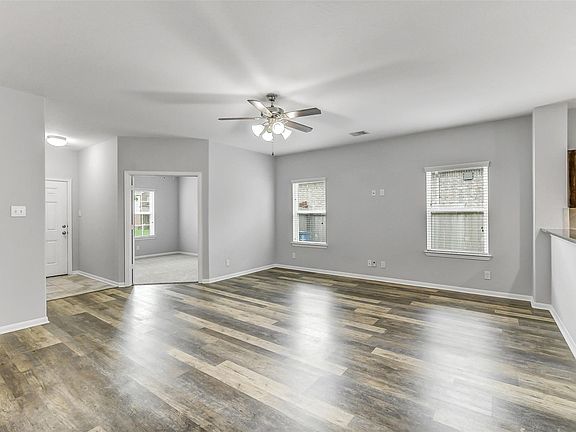 3rd image of 18607 Legend Oaks Dr