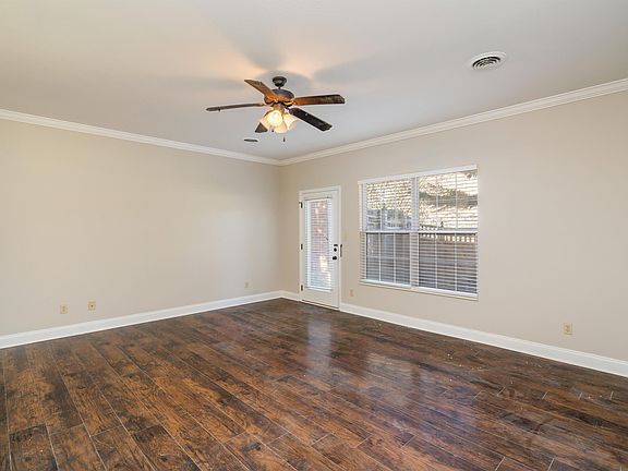 4th image of 4822 Fountain View Way