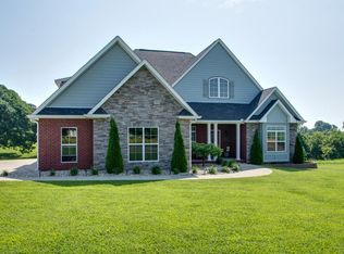 509 Trinity Dr, Burns, TN 37029