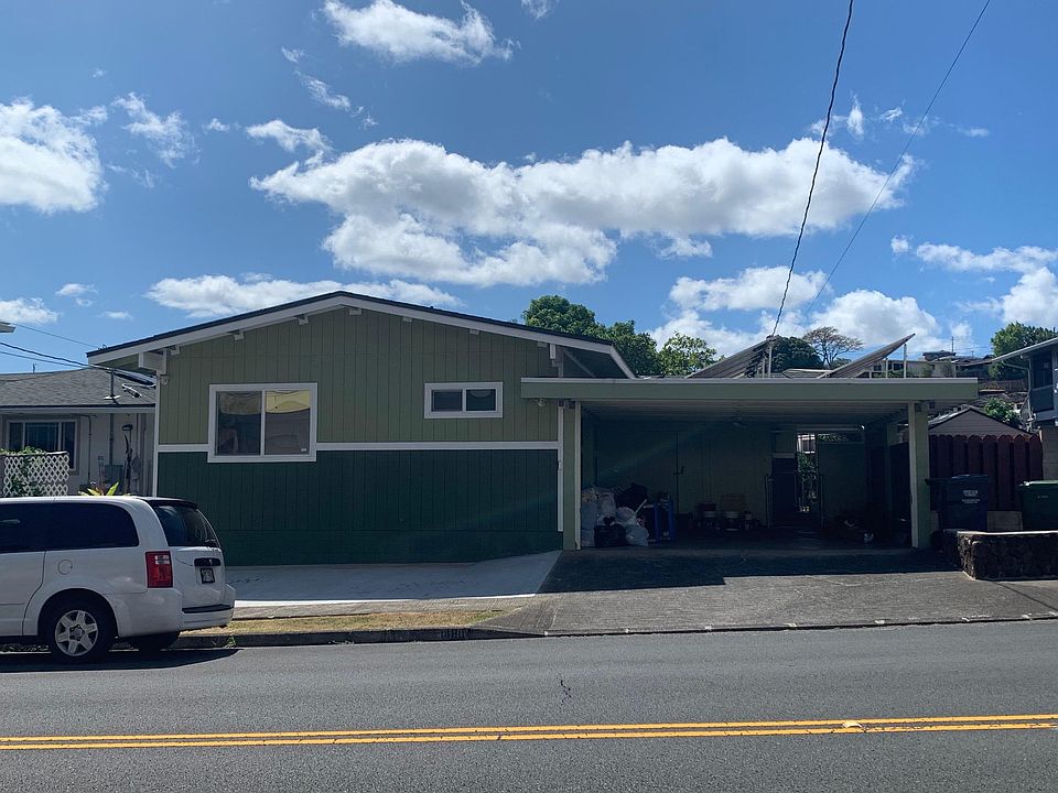 This is the front of the property. The unit is in the back of the home.