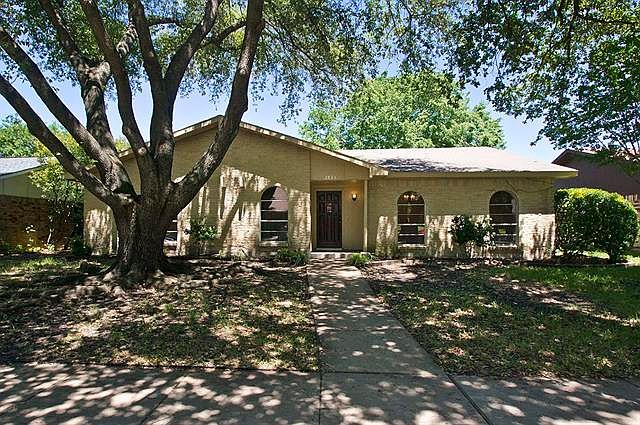 1st image of 2821 Clover Valley Dr