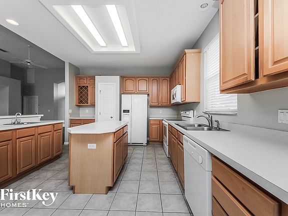 5th image of 1915 Greenside Dr