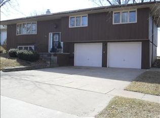 129 Anton Dr, La Porte City, IA 50651
