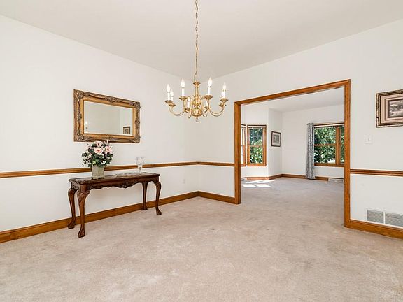 5th image of 716 Magnolia Ln