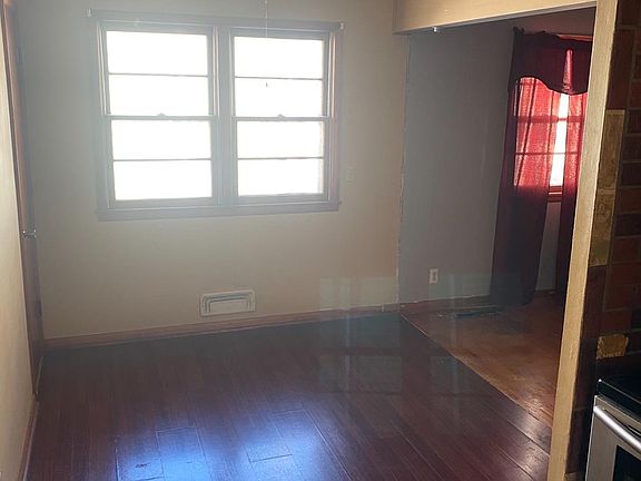 4th image of 1115 Park St