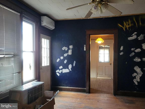 4th image of 255 Union St