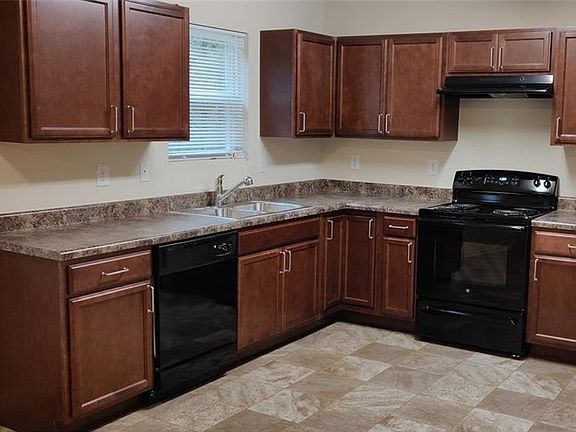 3rd image of 3903 Sitka Dr