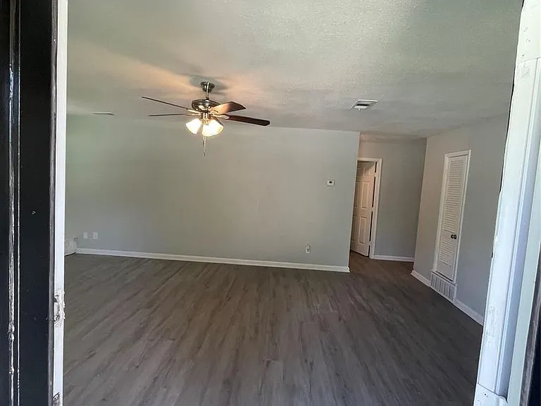 5748 Bowling Dr — Photo 3