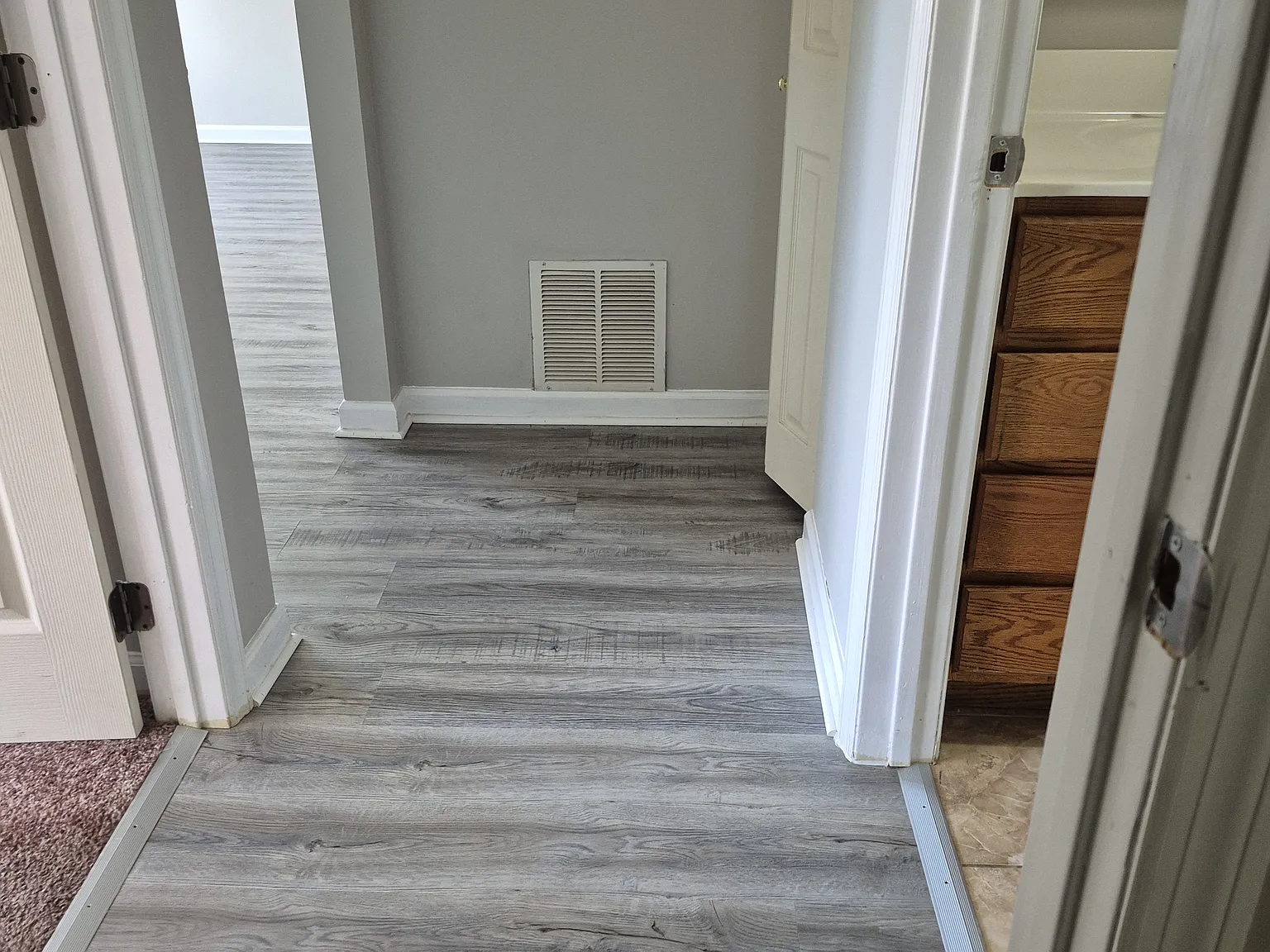 2 bed, 768 sqft, $1,100 — Photo 4