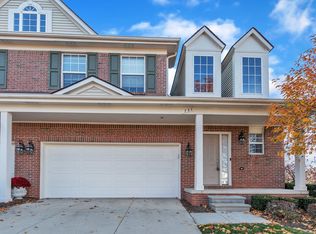 730 E Bluff Ct, Rochester Hills, MI 48307