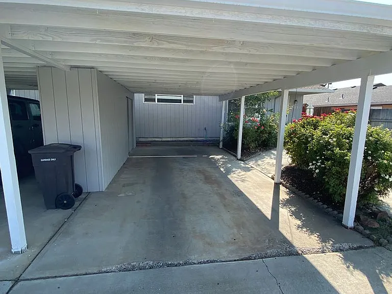 705 S 45th Ave — Photo 14