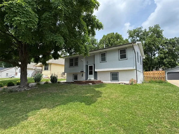 1105 Bundy St, Des Moines, IA 50315