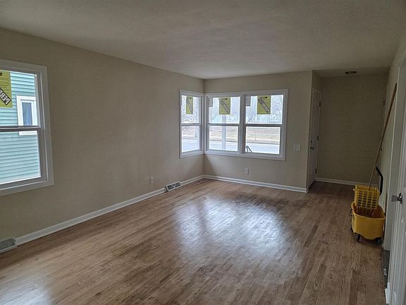 4th image of 409 North Rosa Road