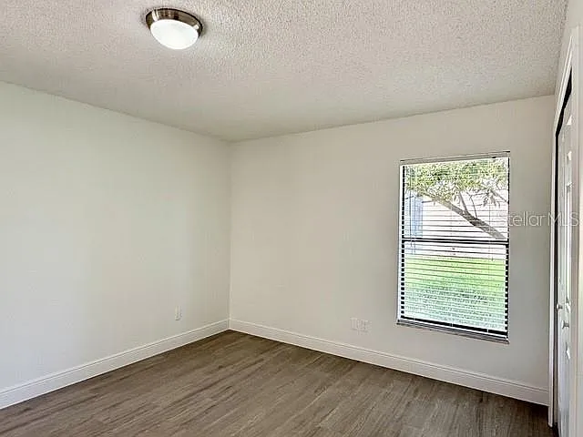553 Walnut Grove Pl — Photo 24