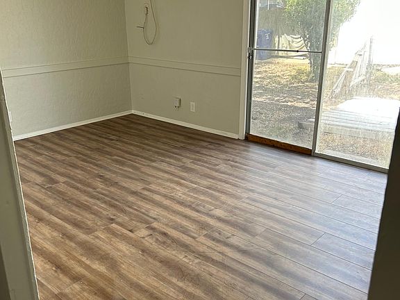 3rd image of 146 Maple Valley