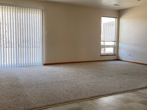 3rd image of 1736 Fetterman Dr APT 4