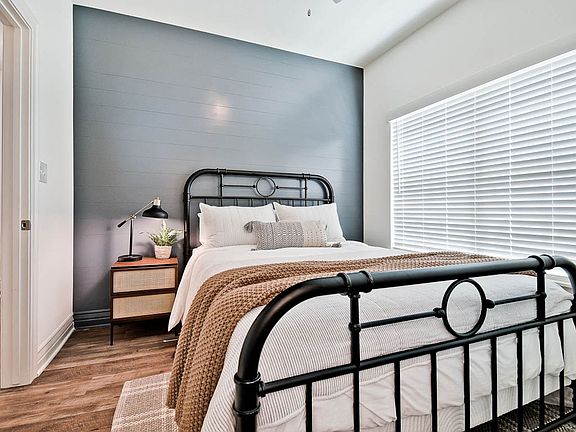 4th image of 3838 W Somerville Ln #1