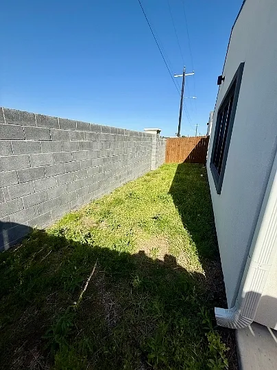 1321 E Iris Ave #4 — Photo 2