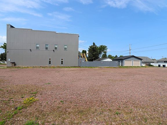 4th image of 116 14th Ave E