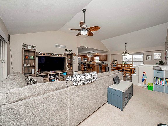 4th image of 1116 Meadowbrooke Ln