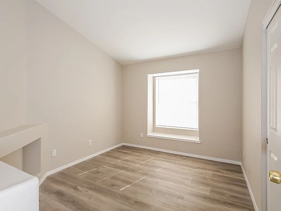 4th image of 4117 Herblinda Ln