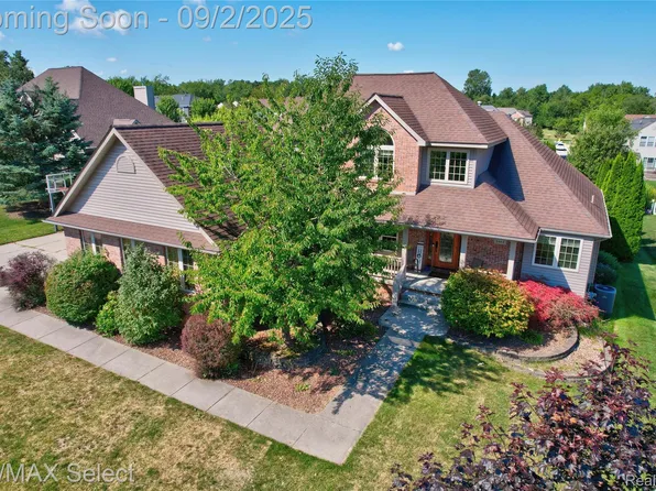 8468 Cranbrook Dr, Grand Blanc, MI 48439