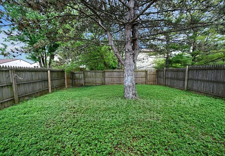 5809-5811 Pepperwood Ct #5809 — Photo 23