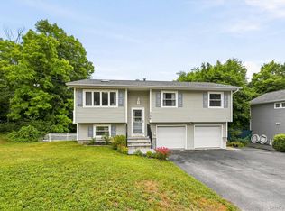 39 Raker Road, Poughkeepsie, NY 12603