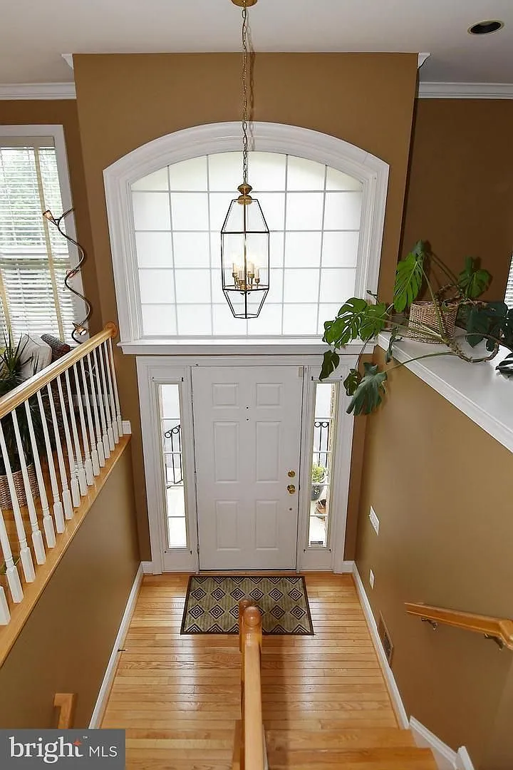 Beautiful Colonial in Sought-After Cedar Lakes! This spacious 4-bedroom, 3.5-bath home offers ove... — Photo 2