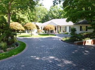 18773 Lookout Cir, Fairview Park, OH 44126