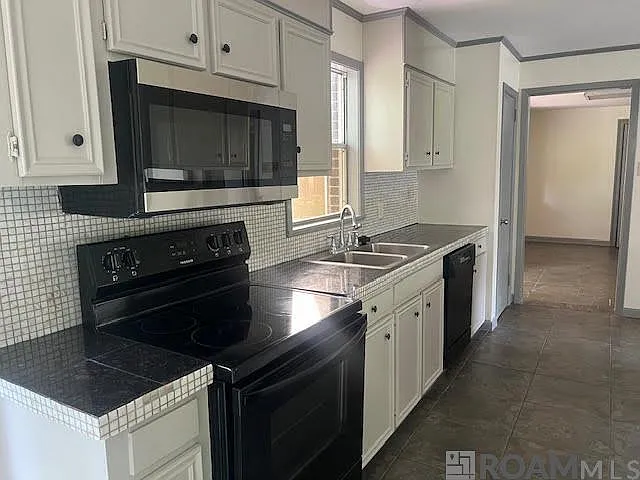 5 bed, 2514 sqft, $2,495 — Photo 4