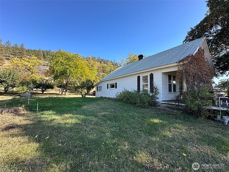 5th image of 640 Highland Loop Road