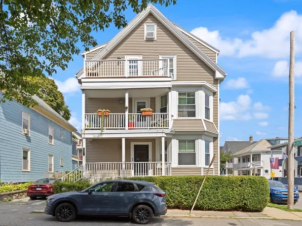 17 Messervy St #1, Salem, MA 01970