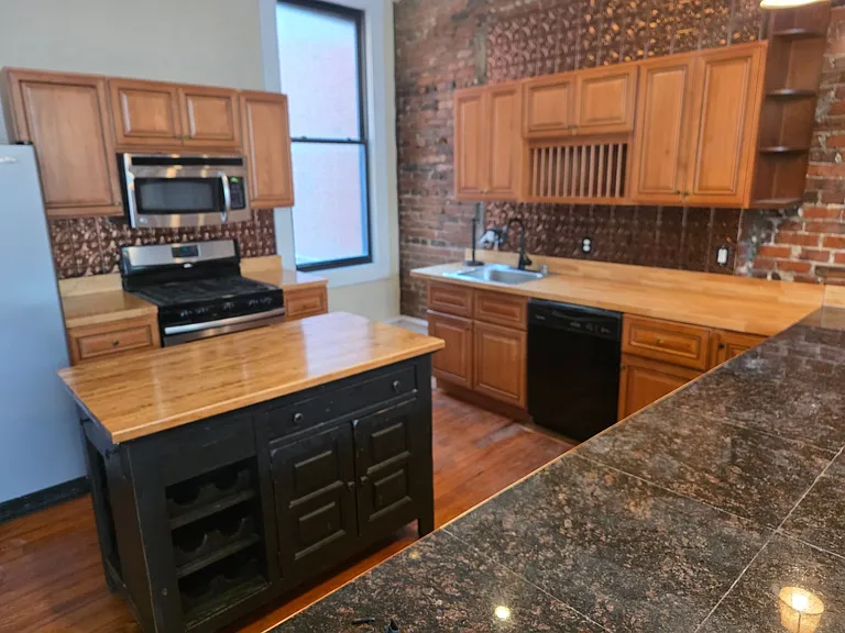 216B Middle St — Photo 31