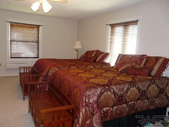 4th image of 47352 299th St