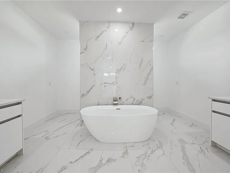 4309 NW 38th Ave — Photo 14
