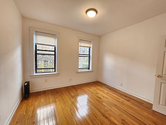 3rd image of 27-24 23rd St #3
