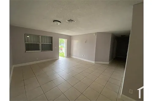 2500 NW 9th Ct Photo 1