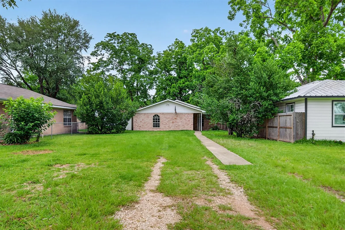 Building Photo - 418 Texas St