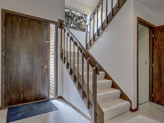 4th image of 2916 N Rankin St